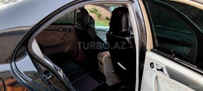 Mercedes C 200 2000, 470,656 km - 2.0 l - Quba