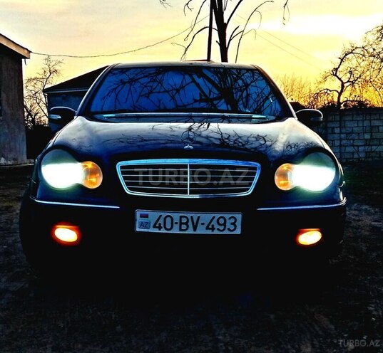 Mercedes C 200 2000, 470,656 km - 2.0 l - Quba