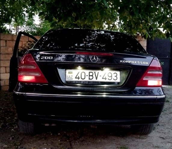 Mercedes C 200 2000, 470,656 km - 2.0 l - Quba