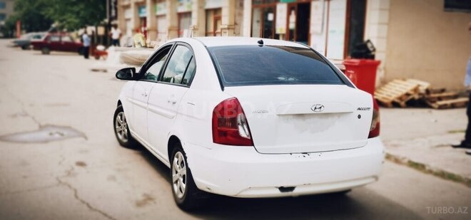 Hyundai Accent 2009, 280,000 km - 1.4 l - Sabirabad