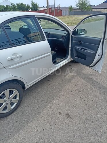 Hyundai Accent 2009, 280,000 km - 1.4 l - Sabirabad