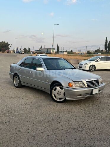 Mercedes C 200 2000, 357,000 km - 2.0 л - Bakı