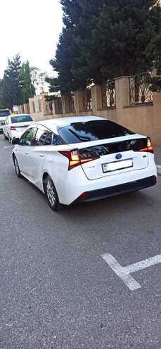 Toyota Prius-4