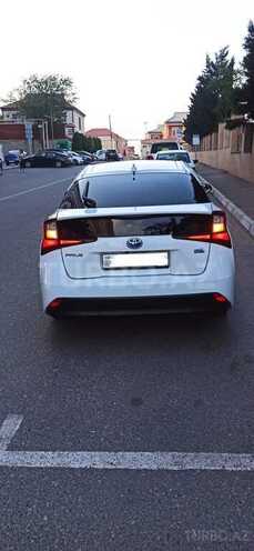 Toyota Prius-7