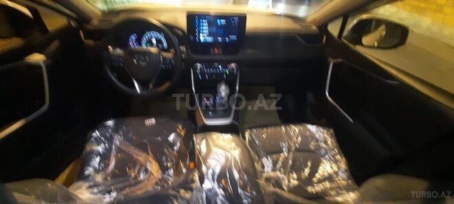 Toyota RAV4 2025, 1,900 km - 2.5 l - Bakı