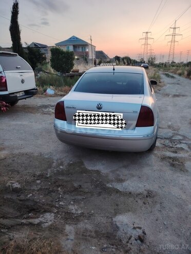 Volkswagen Passat 2002, 281,508 km - 2.8 l - Bakı