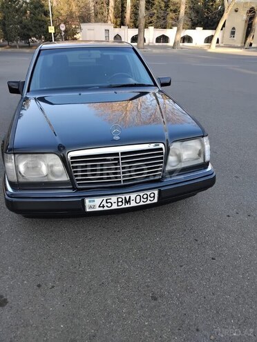 Mercedes E 220 1995, 104,666 km - 2.2 l - Mingəçevir
