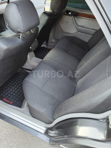 Mercedes E 220 1995, 104,666 km - 2.2 l - Mingəçevir