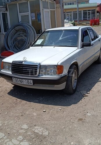 Mercedes 190 1990, 190,000 km - 2.0 l - Saatlı