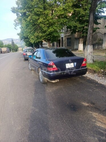 Mercedes E 220 1995, 630,000 km - 2.2 l - Sabirabad
