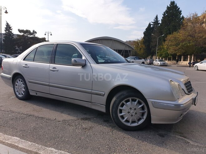 Mercedes E 240 2001, 192,000 km - 2.6 l - Bakı