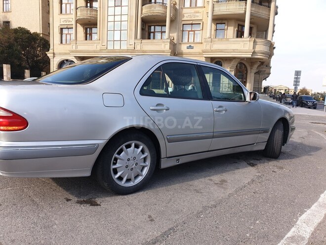 Mercedes E 240 2001, 192,000 km - 2.6 l - Bakı