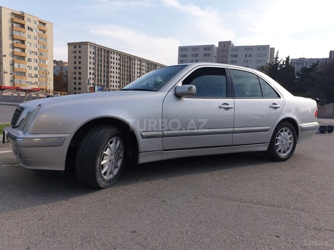 Mercedes E 240 2001, 192,000 km - 2.6 l - Bakı