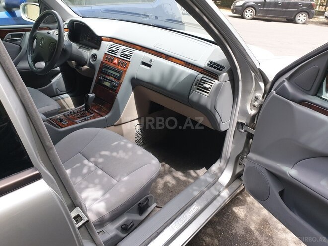 Mercedes E 240 2001, 192,000 km - 2.6 l - Bakı