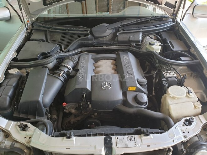 Mercedes E 240 2001, 192,000 km - 2.6 l - Bakı