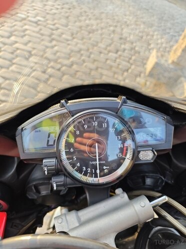 Yamaha YZF-R1-4