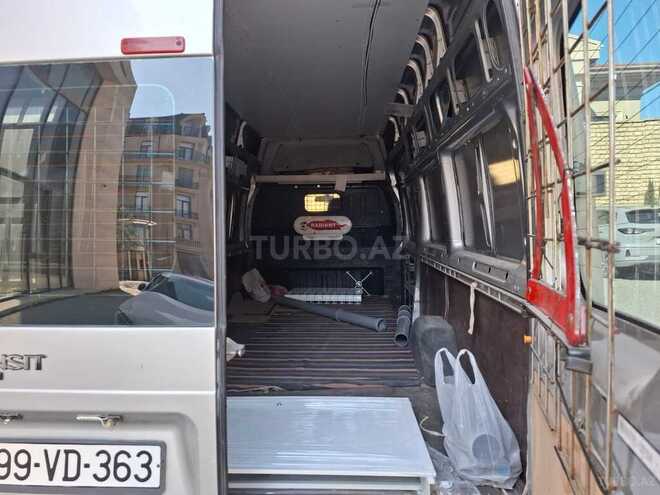 Ford Transit-5