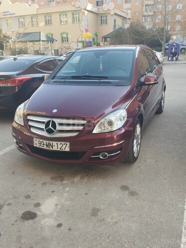 Mercedes B 180 2011, 171,000 km - 1.7 л - Bakı