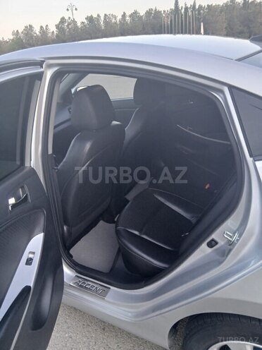 Hyundai Accent 2013, 860,000 km - 1.4 l - Gəncə