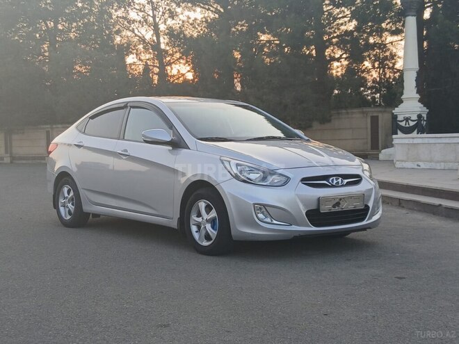 Hyundai Accent 2013, 860,000 km - 1.4 l - Gəncə