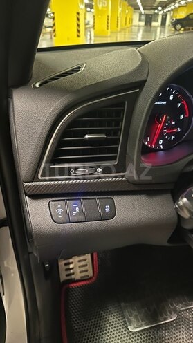 Hyundai Elantra 2017, 65,000 km - 1.6 l - Gəncə