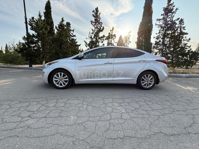 Hyundai Elantra 2015, 155,482 km - 1.8 l - Şirvan