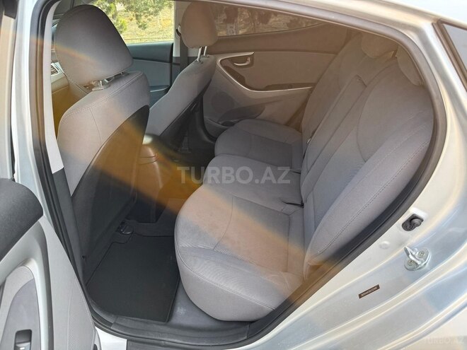 Hyundai Elantra 2015, 155,482 km - 1.8 l - Şirvan