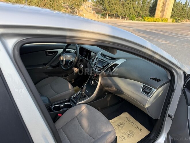 Hyundai Elantra 2015, 155,482 km - 1.8 l - Şirvan