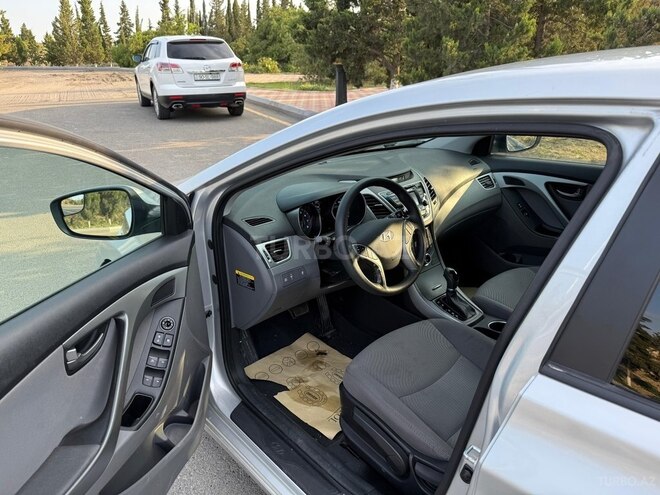 Hyundai Elantra 2015, 155,482 km - 1.8 l - Şirvan