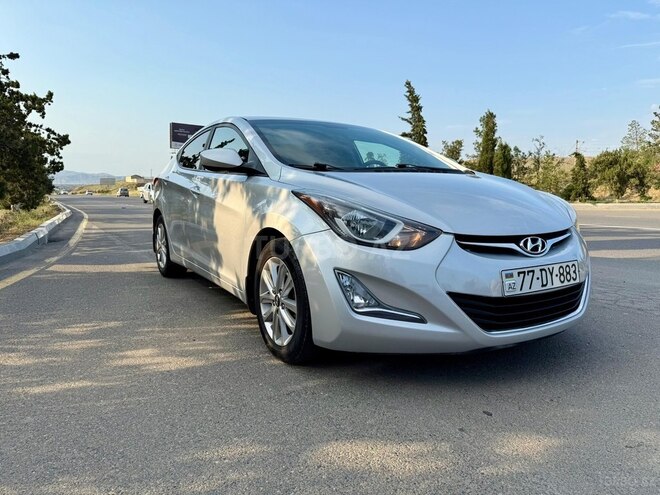 Hyundai Elantra 2015, 155,482 km - 1.8 l - Şirvan