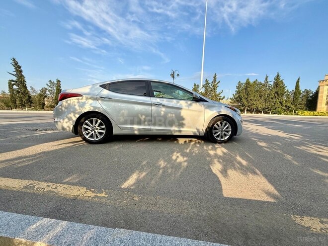 Hyundai Elantra 2015, 155,482 km - 1.8 l - Şirvan