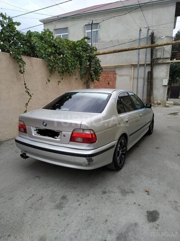 BMW 528 1999, 300,000 km - 2.8 l - Xırdalan