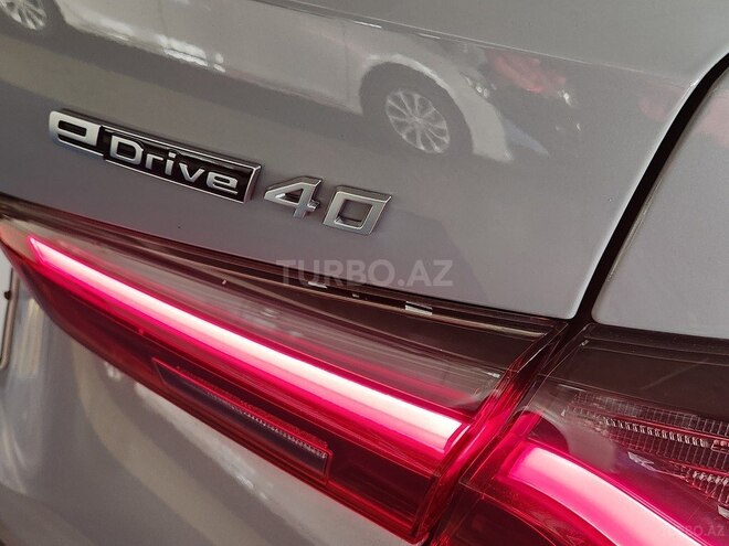 BMW i4-19