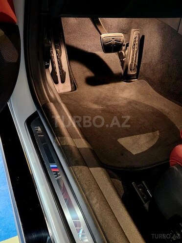 BMW i4-15