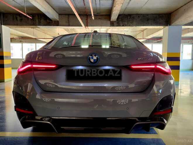 BMW i4-8