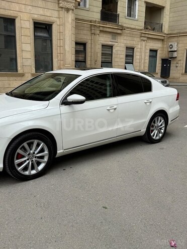 Volkswagen Passat 2013, 193,000 km - 1.8 l - Bakı