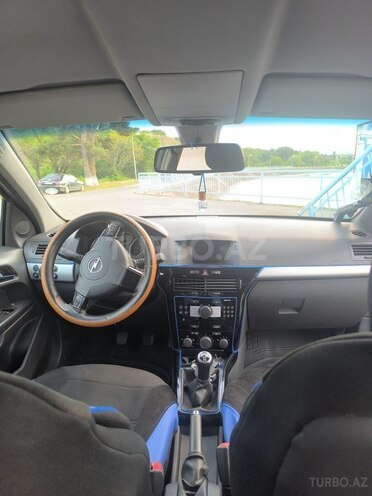 Opel Astra 2010, 222,136 km - 1.4 l - Quba
