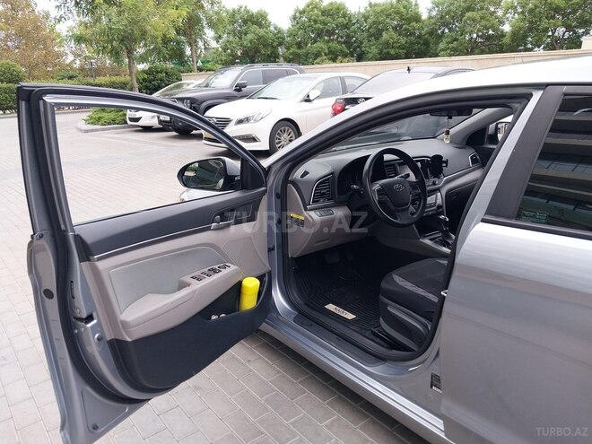 Hyundai Elantra 2017, 135,000 km - 2.0 л - Bakı