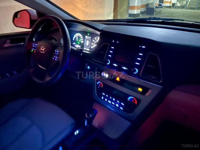 Hyundai Sonata-19