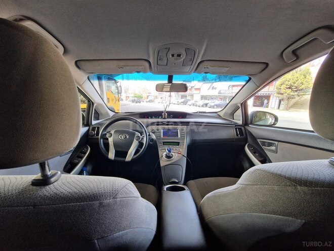 Toyota Prius-3