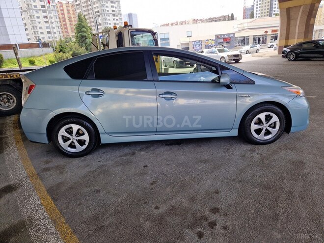 Toyota Prius-2