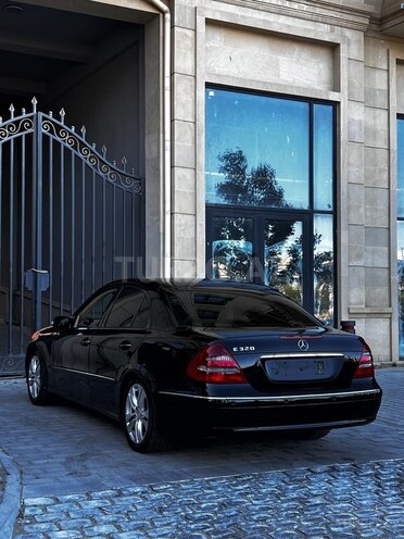Mercedes E 320 2003, 272,000 km - 3.2 l - Bakı