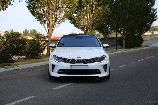 Kia K5-1