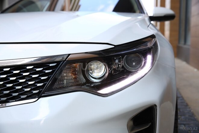 Kia K5-10
