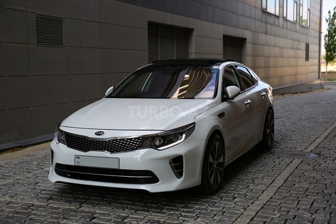 Kia K5-4