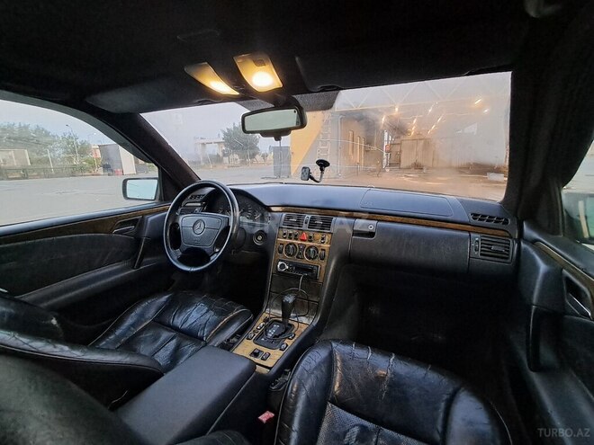 Mercedes E 280 1996, 236,805 km - 2.8 l - Bakı