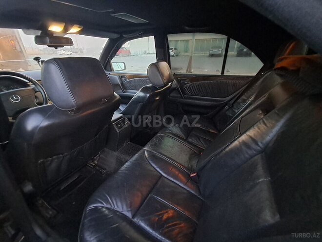 Mercedes E 280 1996, 236,805 km - 2.8 l - Bakı