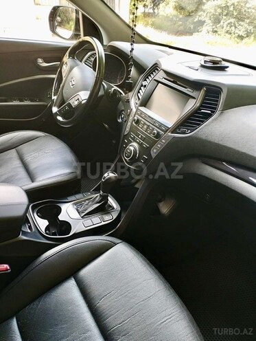 Hyundai Santa Fe-10