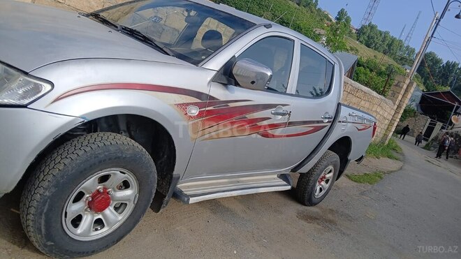 Mitsubishi L200 2008, 400,000 km - 2.5 l - Gədəbəy
