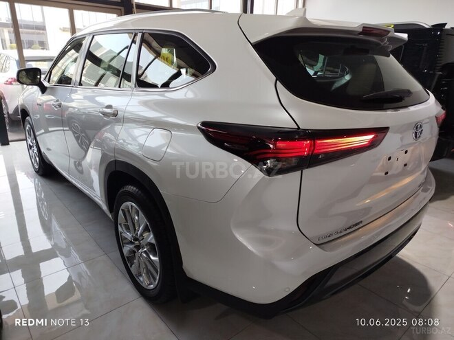 Toyota Highlander-4